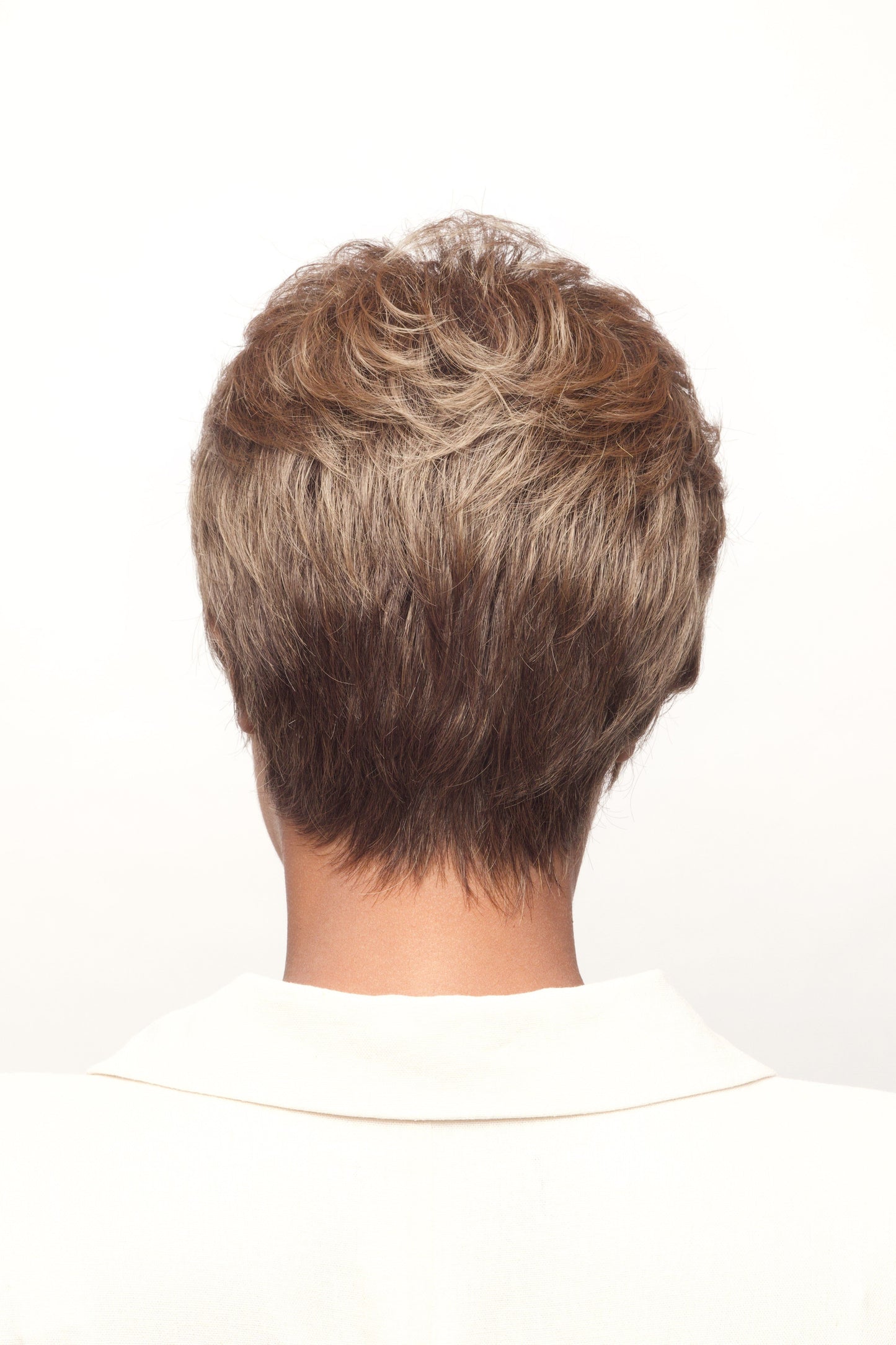 Pam by Noriko – Elegant Short Wig with Feathered Layers