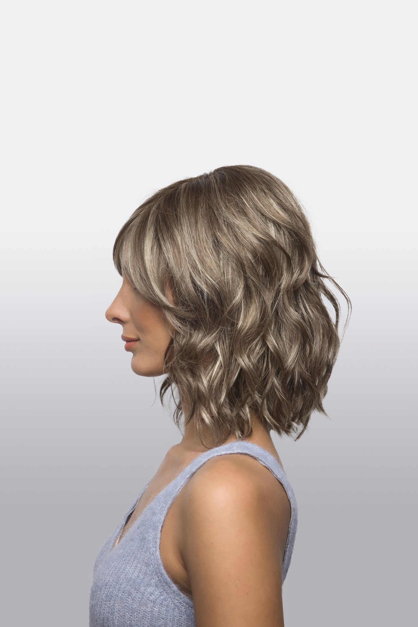 Braylen Wig by Amore – Wavy Medium-Length Wig with Fringe & Lace Front