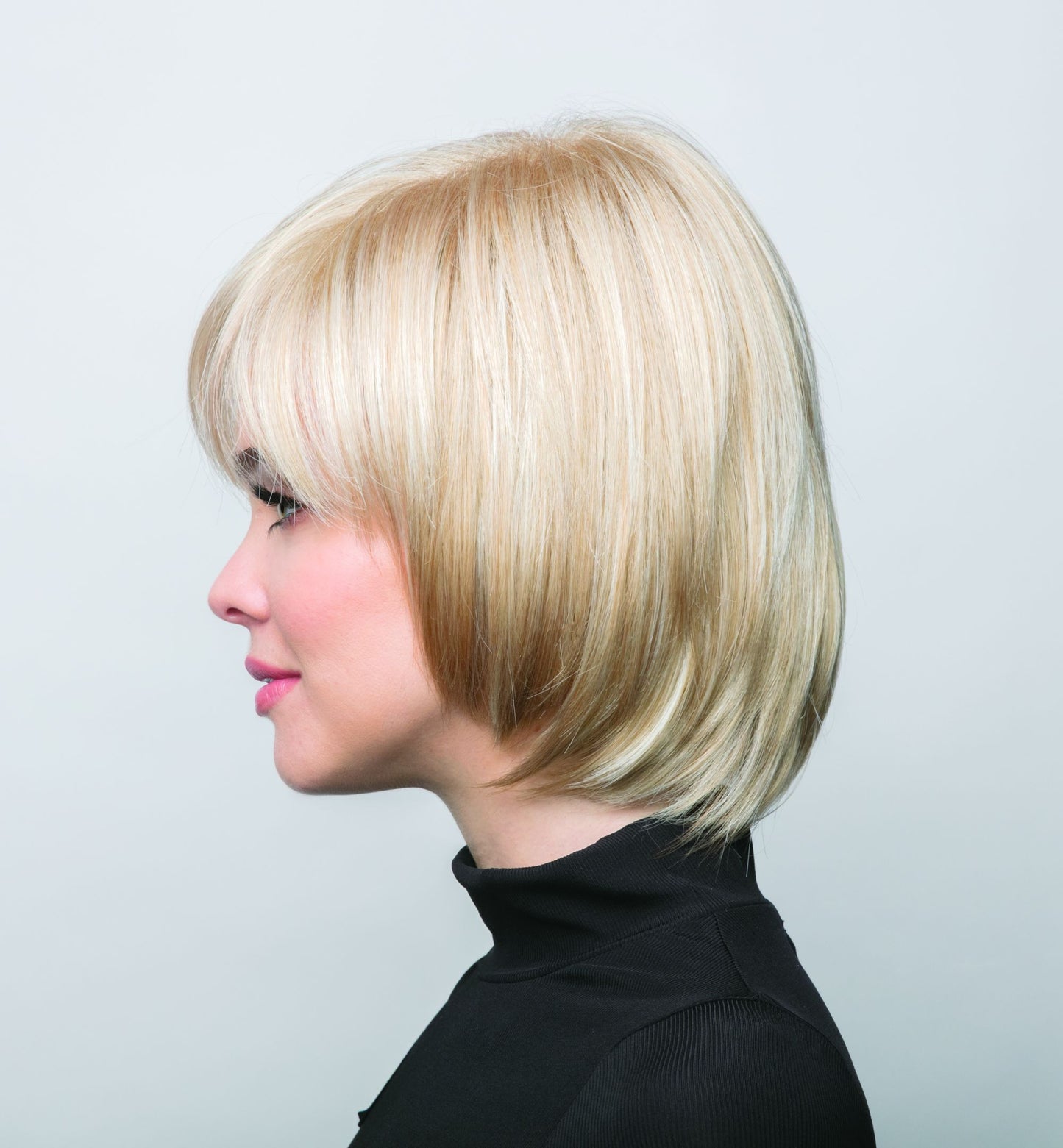 Shannon by Hi-Fashion – Chin-Length Bob with Tapered Ends | Sleek Fibre Wig | UK Stock